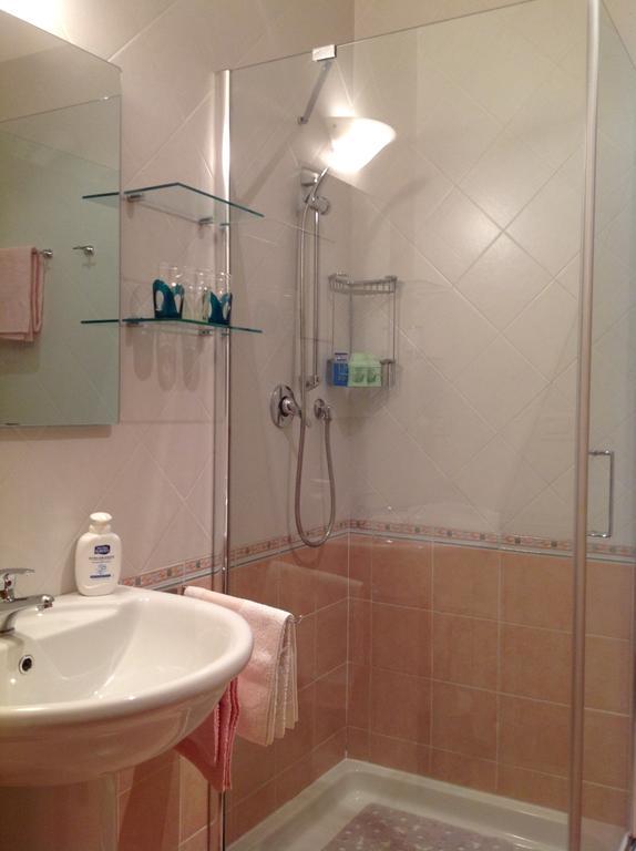 B&B Crispi Trieste Rom bilde