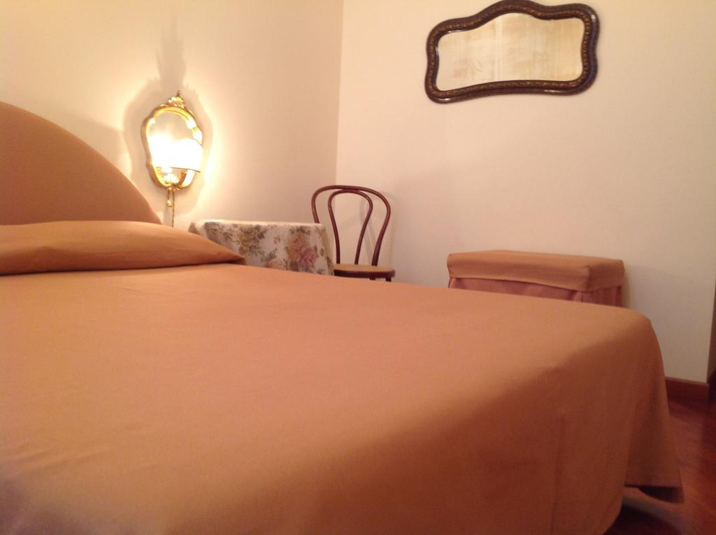 B&B Crispi Trieste Rom bilde